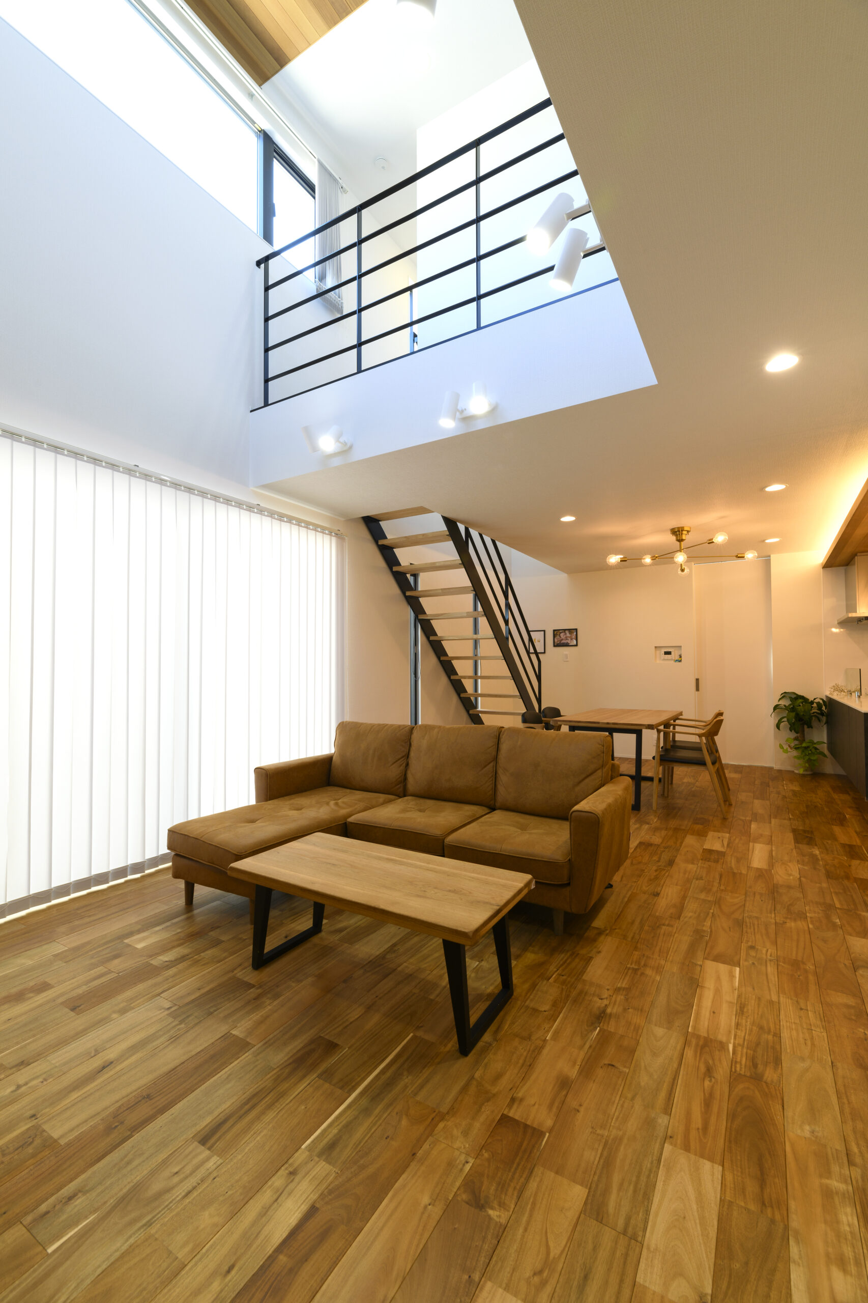 趣味と生活を両立したこだわり詰まったガレージハウス