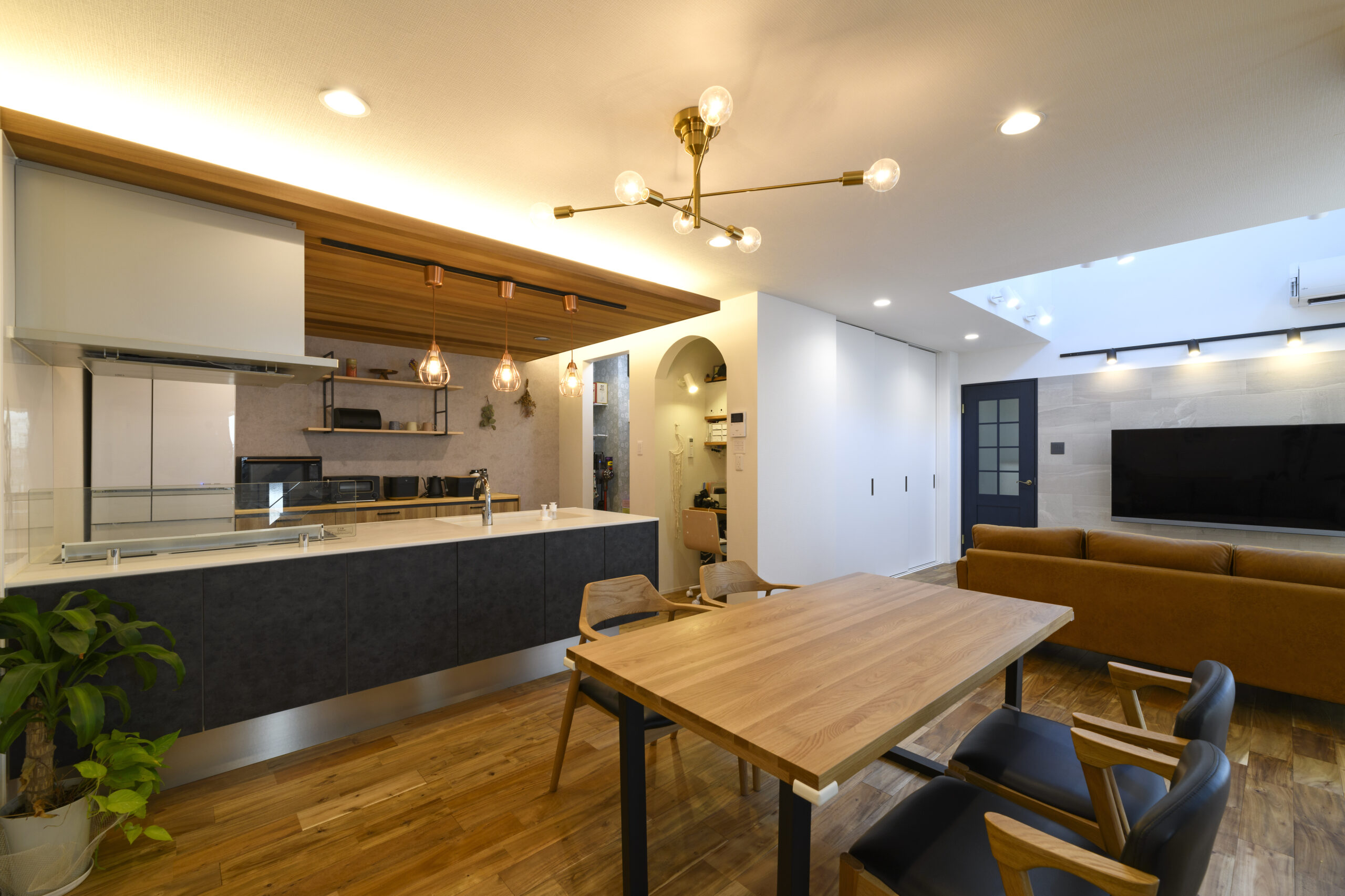 趣味と生活を両立したこだわり詰まったガレージハウス