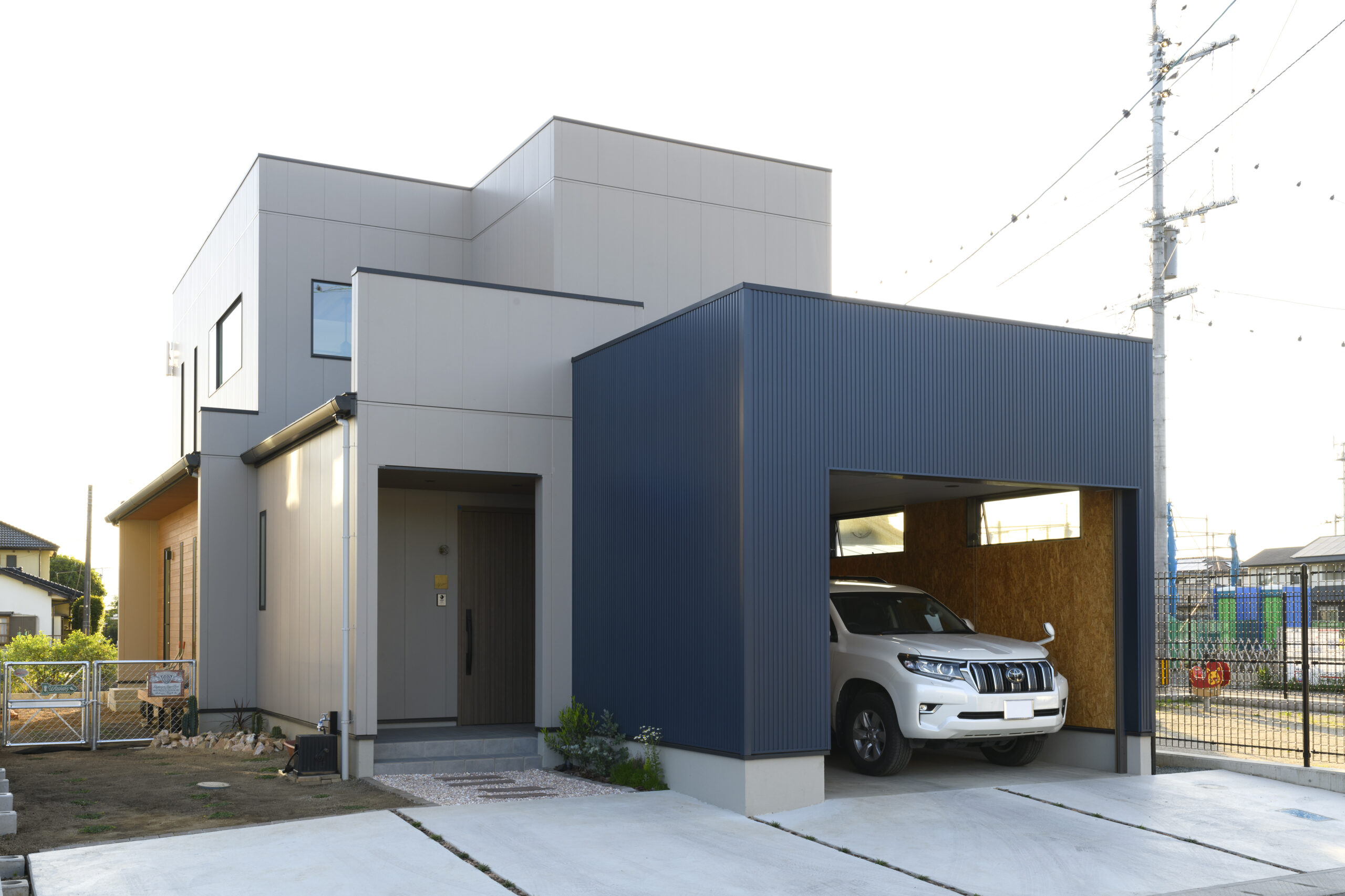 趣味と生活を両立したこだわり詰まったガレージハウス