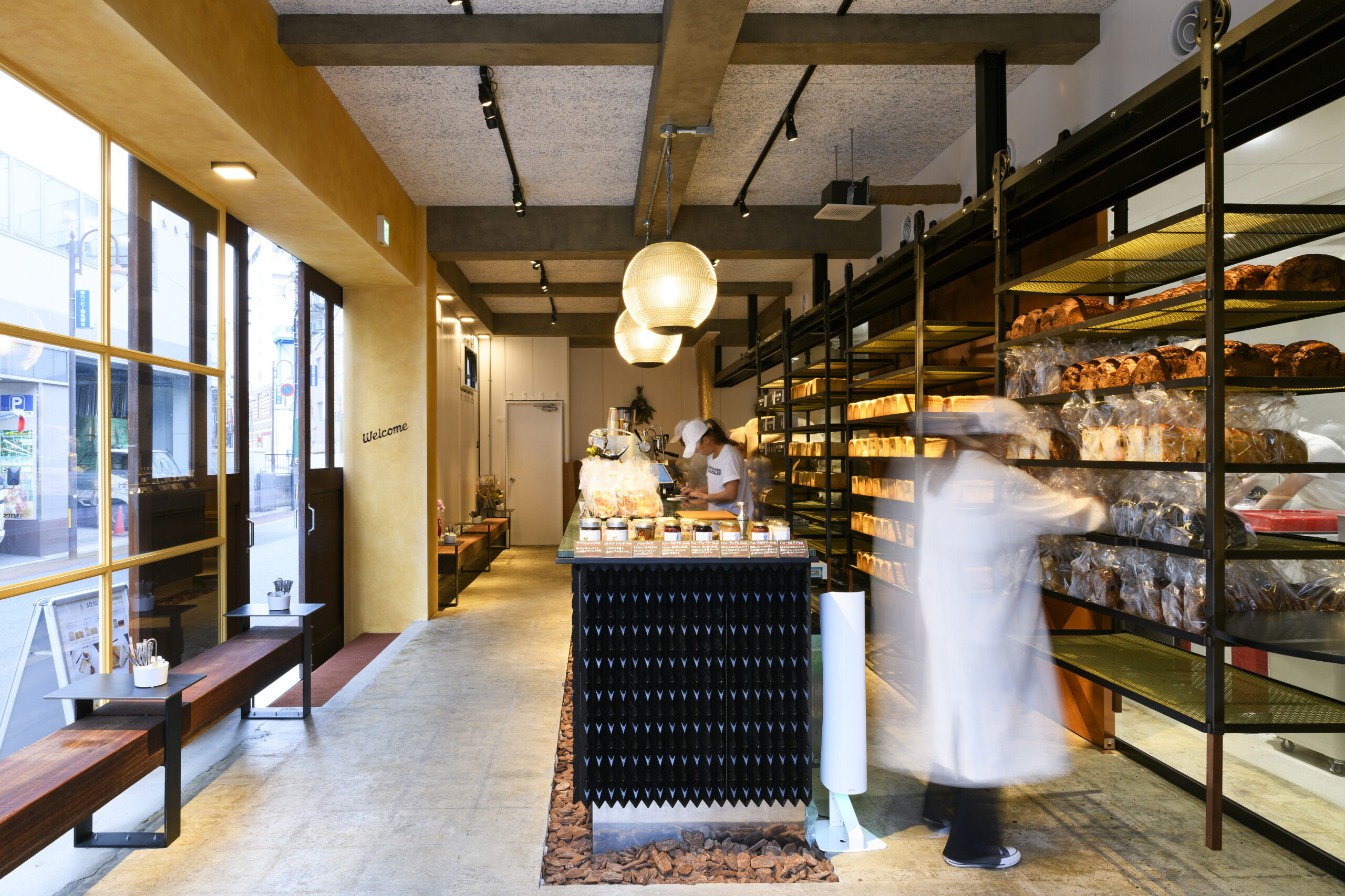 焼き立てパンの香り漂うお店～VIKING BAKERY F～