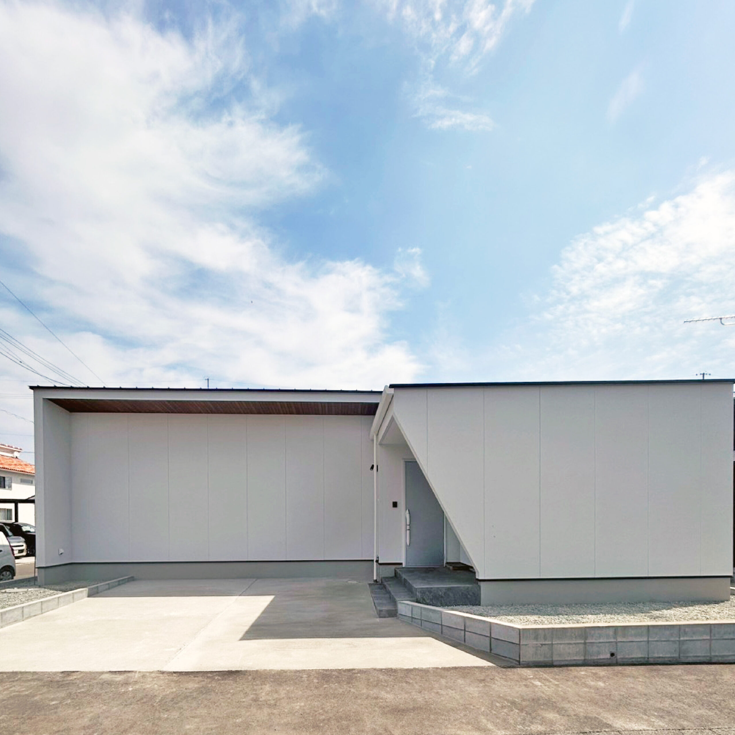 「天然木」の平屋デザイン住宅