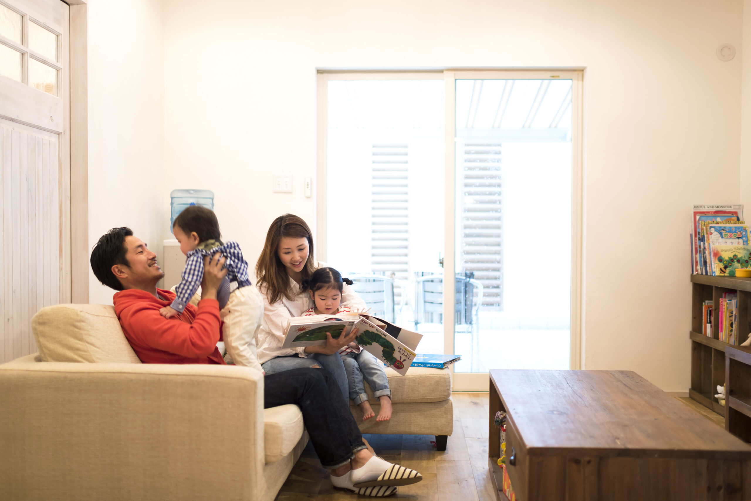 リビング横テラスで視線を気にせずBBQ