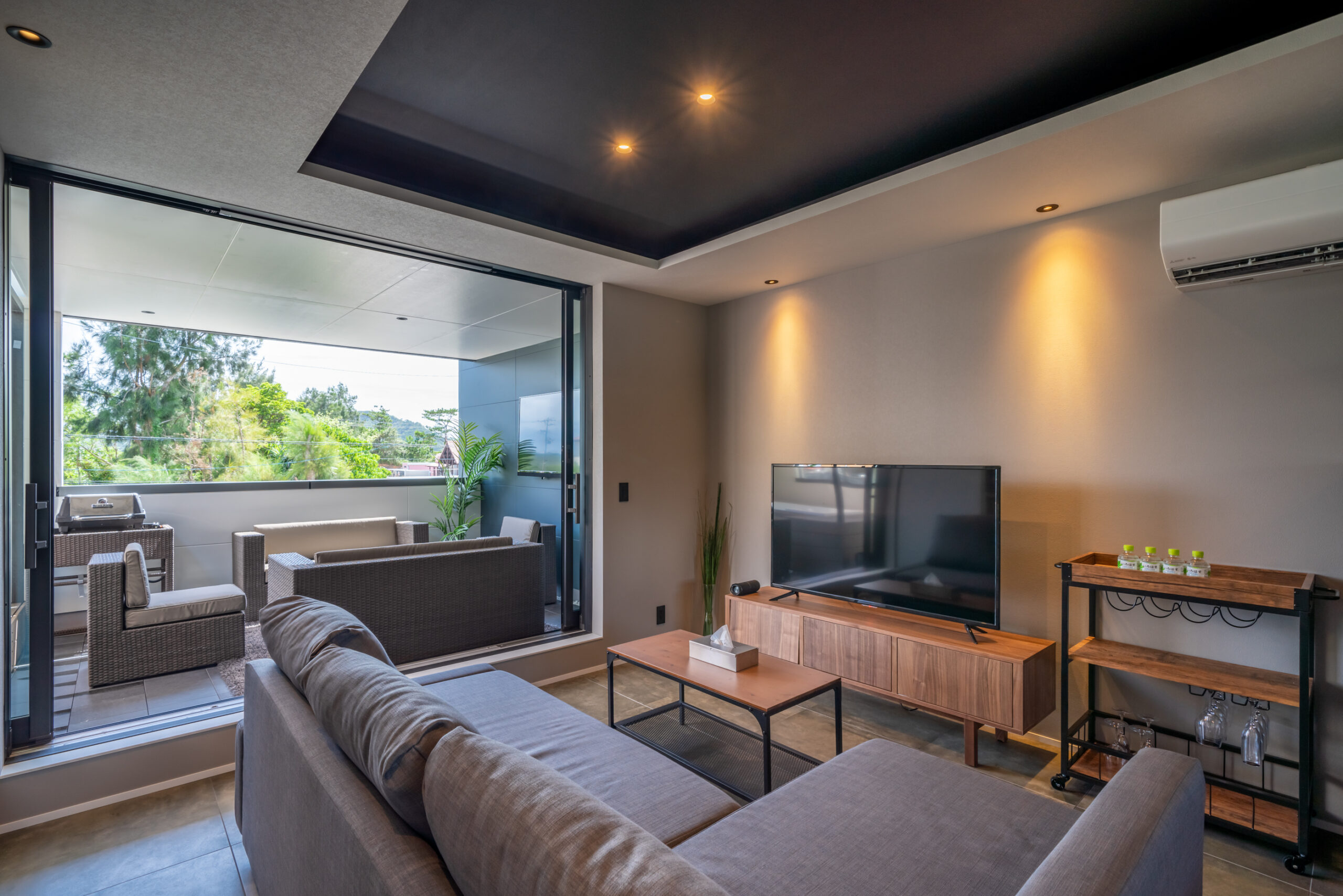 極上の休暇♩さわやかな風を感じる開放的なプライべートテラスのあるヴィラ