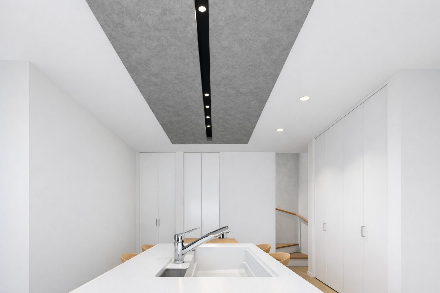 洗練されたグレーモダンの家