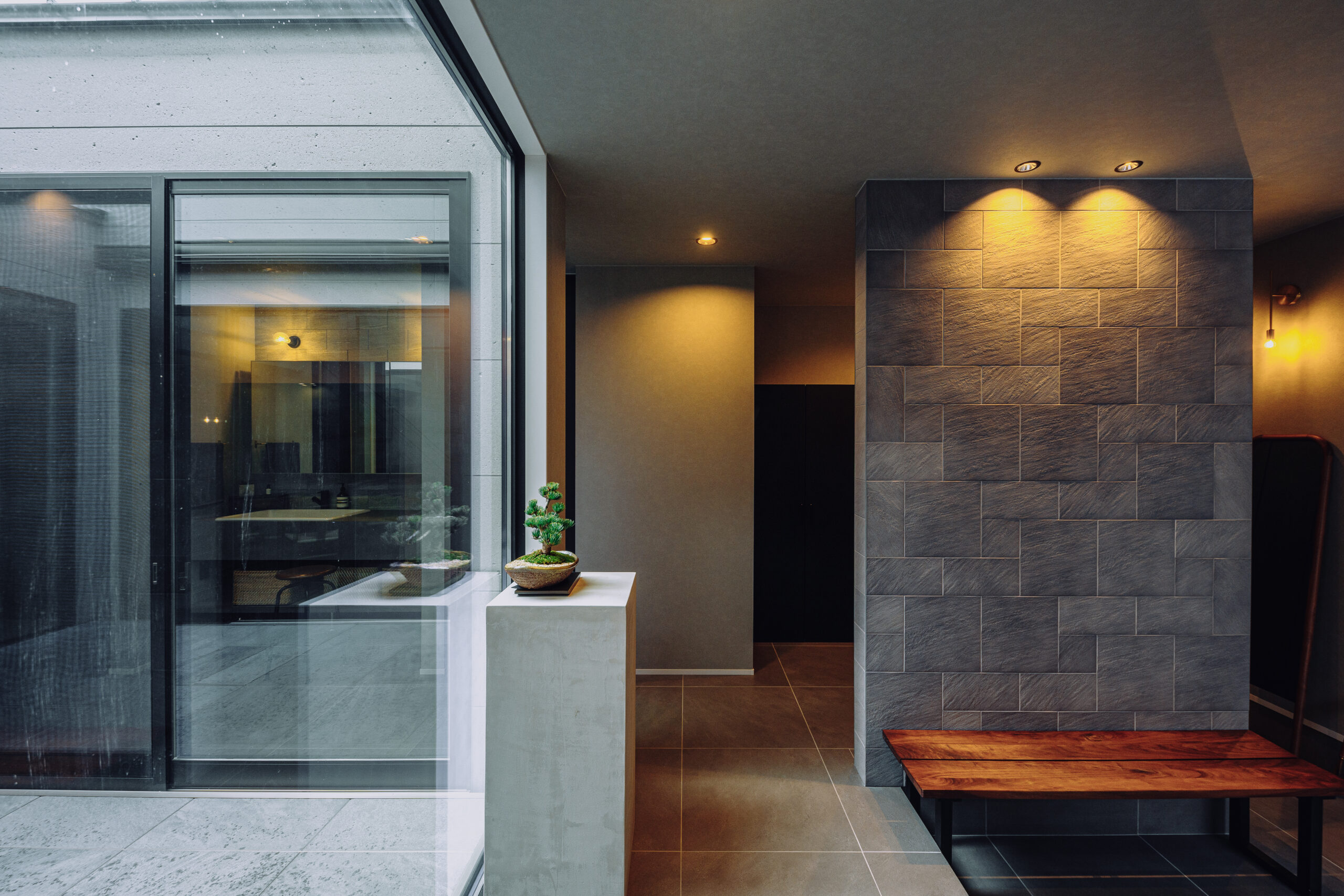 魅せるこだわり、見せない暮らし中庭のある平屋