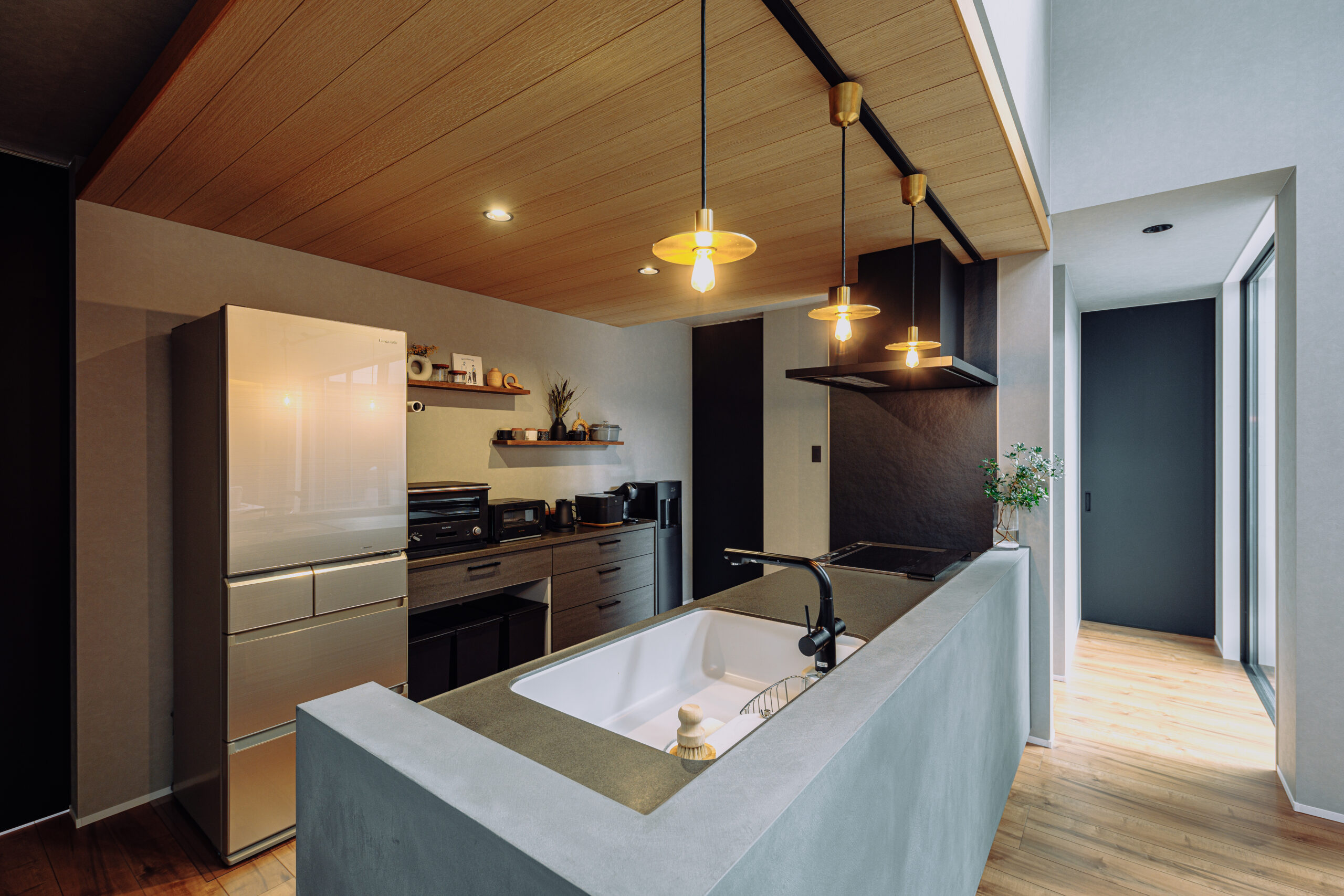 魅せるこだわり、見せない暮らし中庭のある平屋