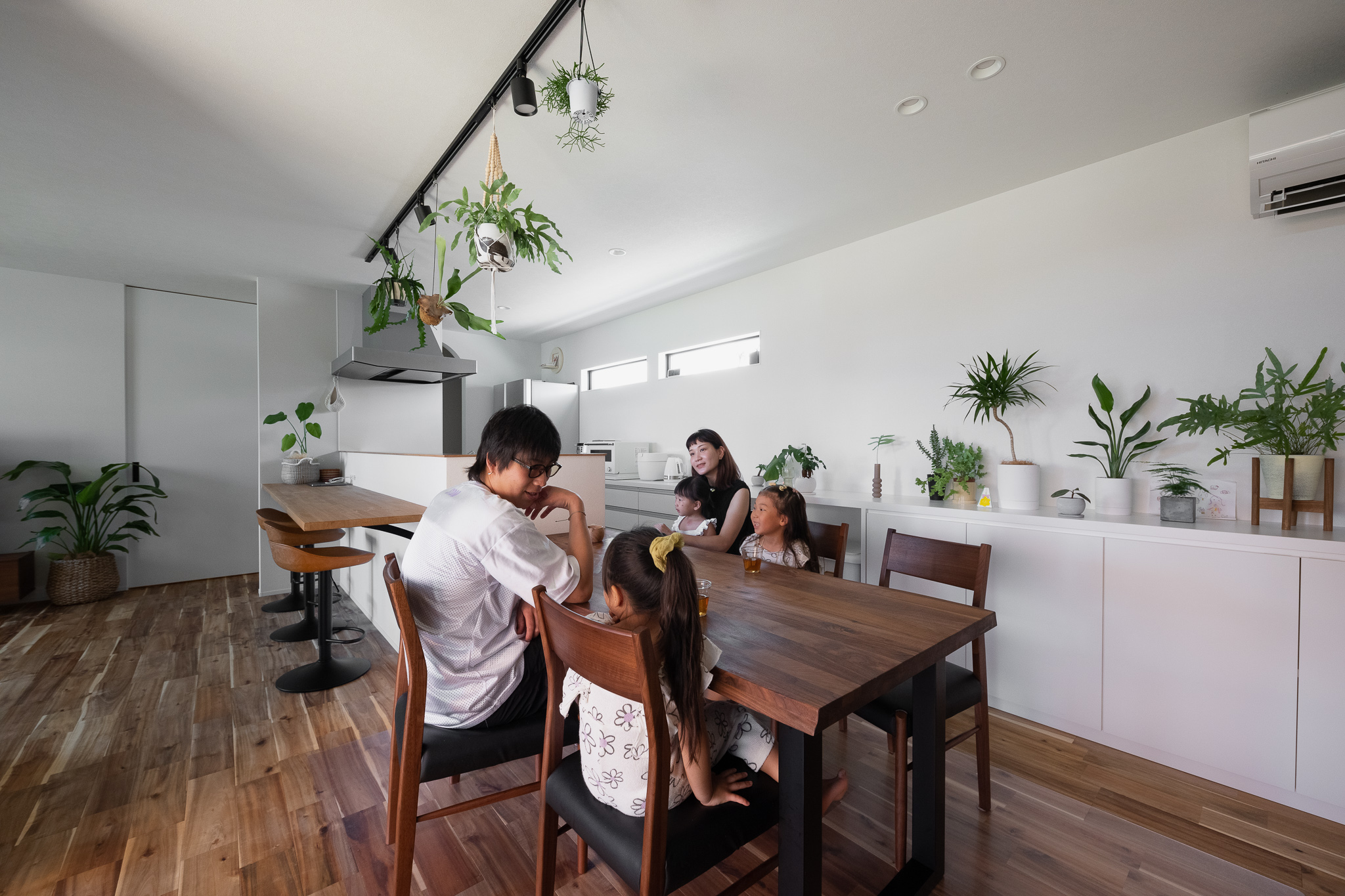 キッチンから家族全員が見渡せる大空間LDK