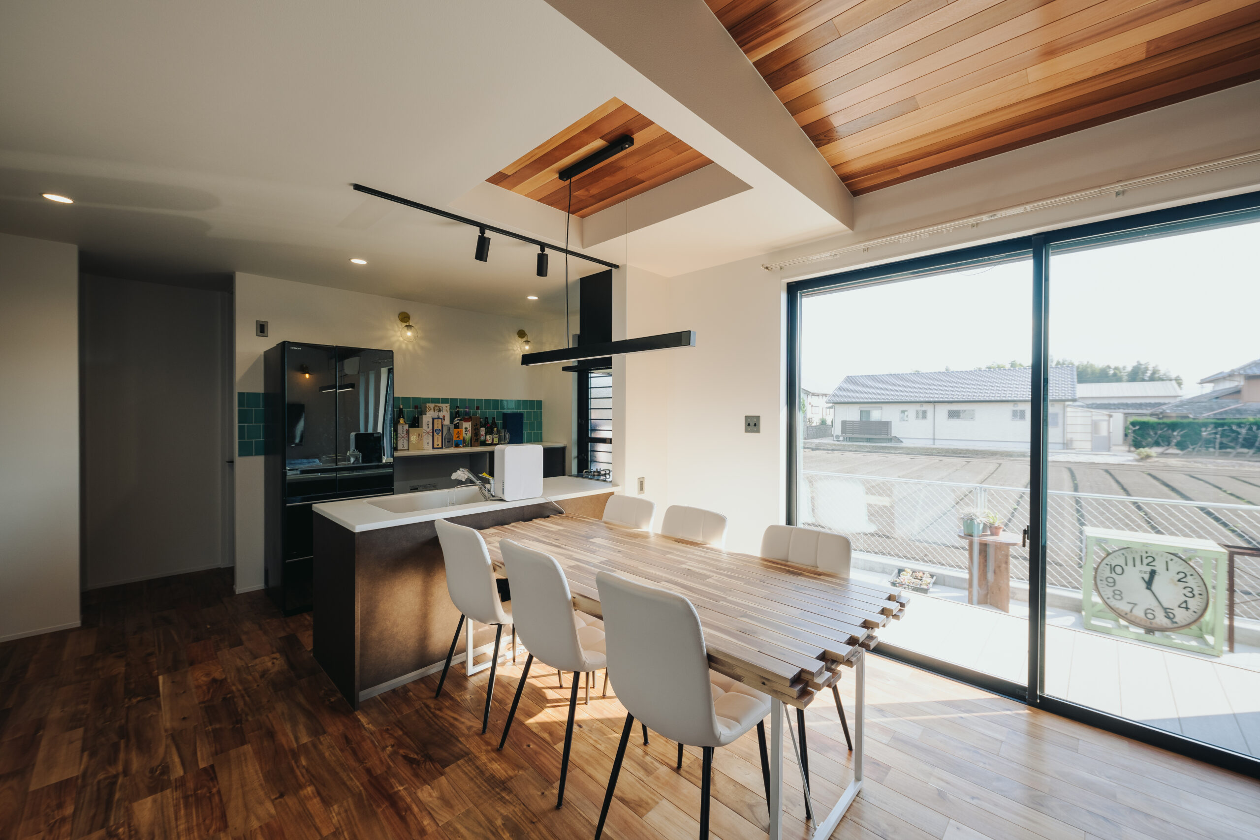 SOLIDOを用いた、外観から魅せるコンパクトなデザイナーズ平屋