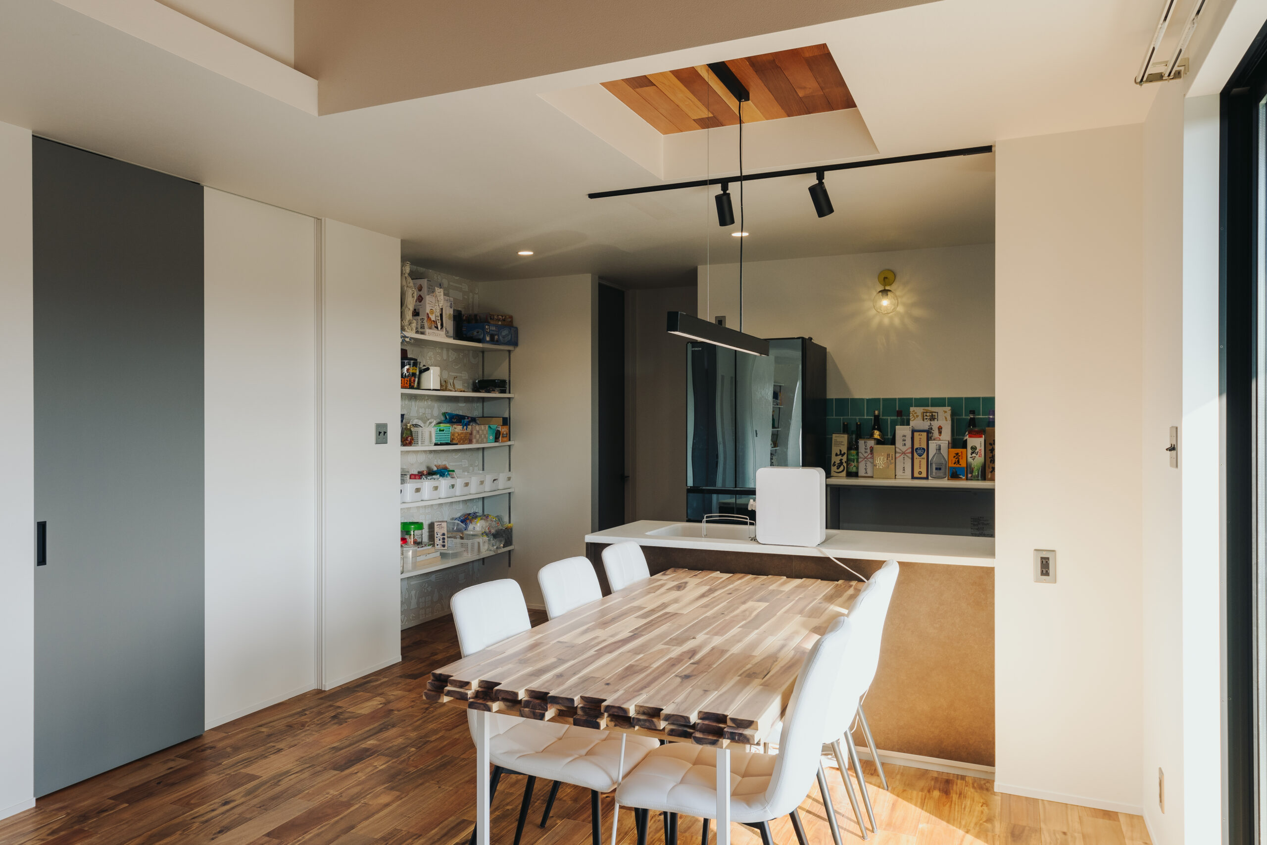 SOLIDOを用いた、外観から魅せるコンパクトなデザイナーズ平屋