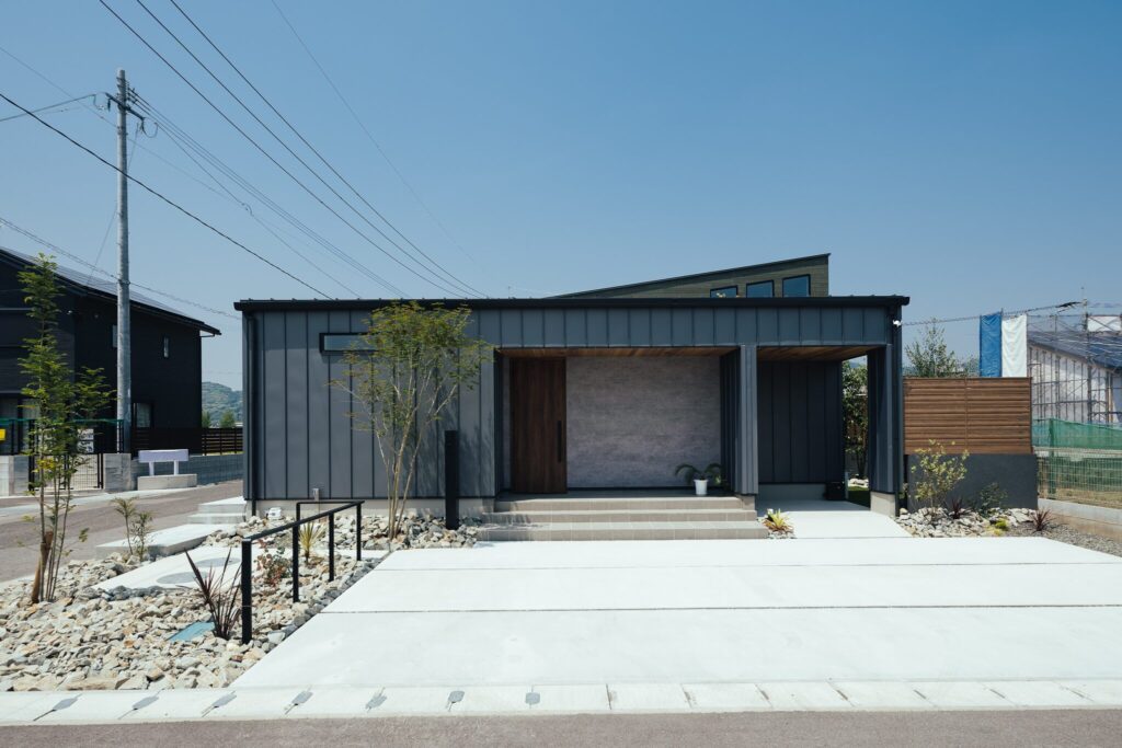 家具・収納・外構、全てが繋がる美しい中庭のある平屋