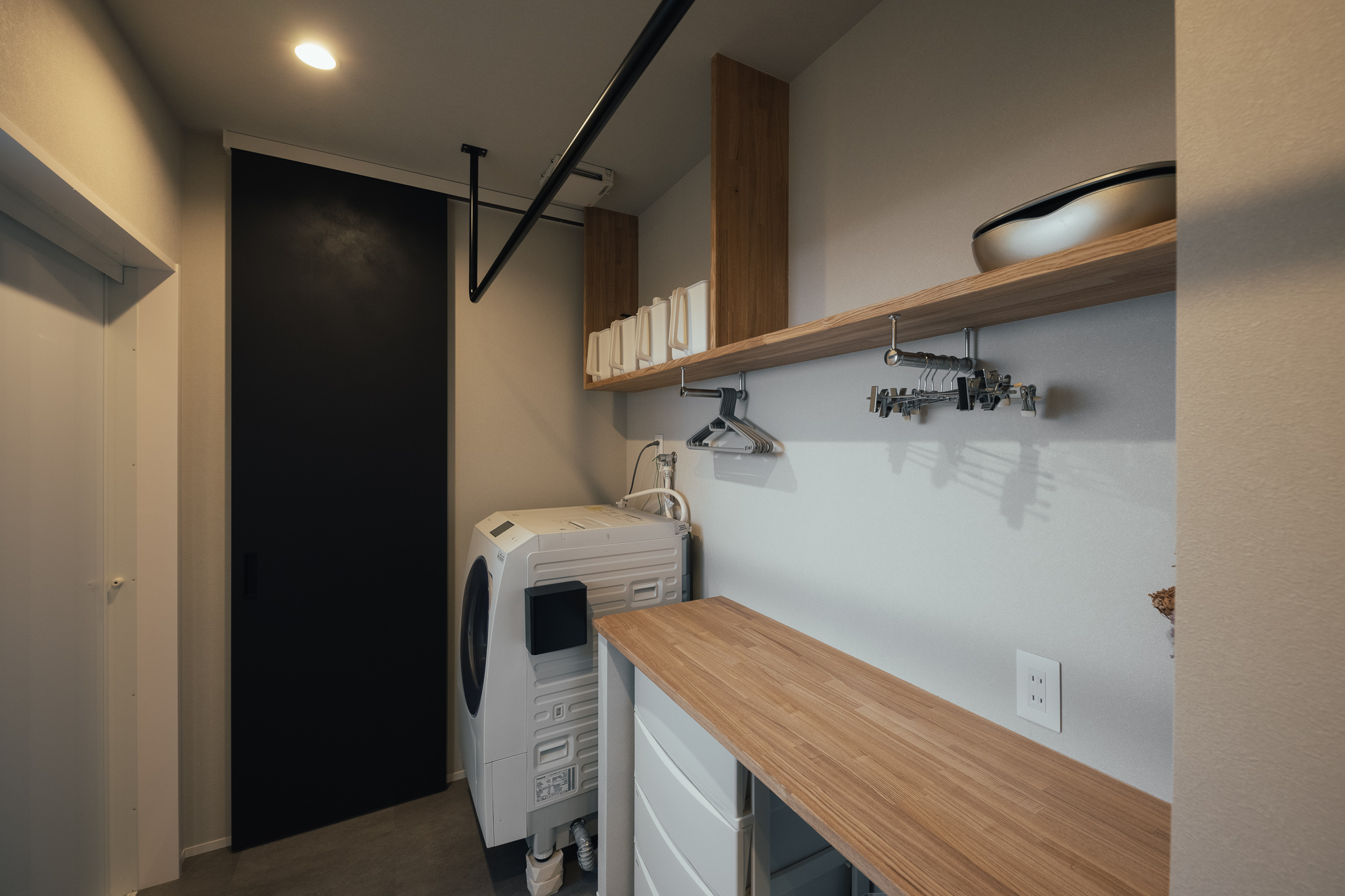 家具・収納・外構、全てが繋がる美しい中庭のある平屋