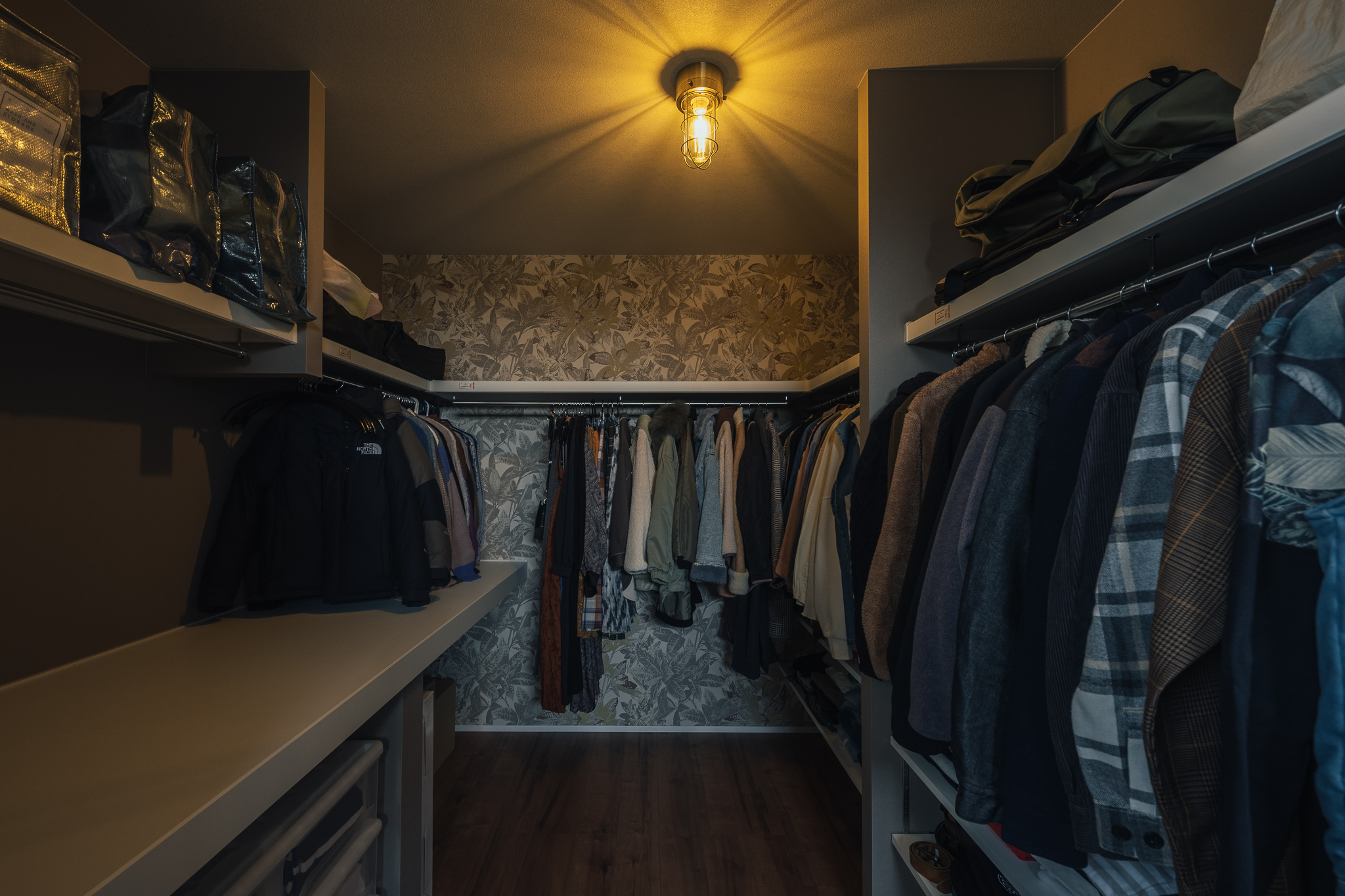 家具・収納・外構、全てが繋がる美しい中庭のある平屋