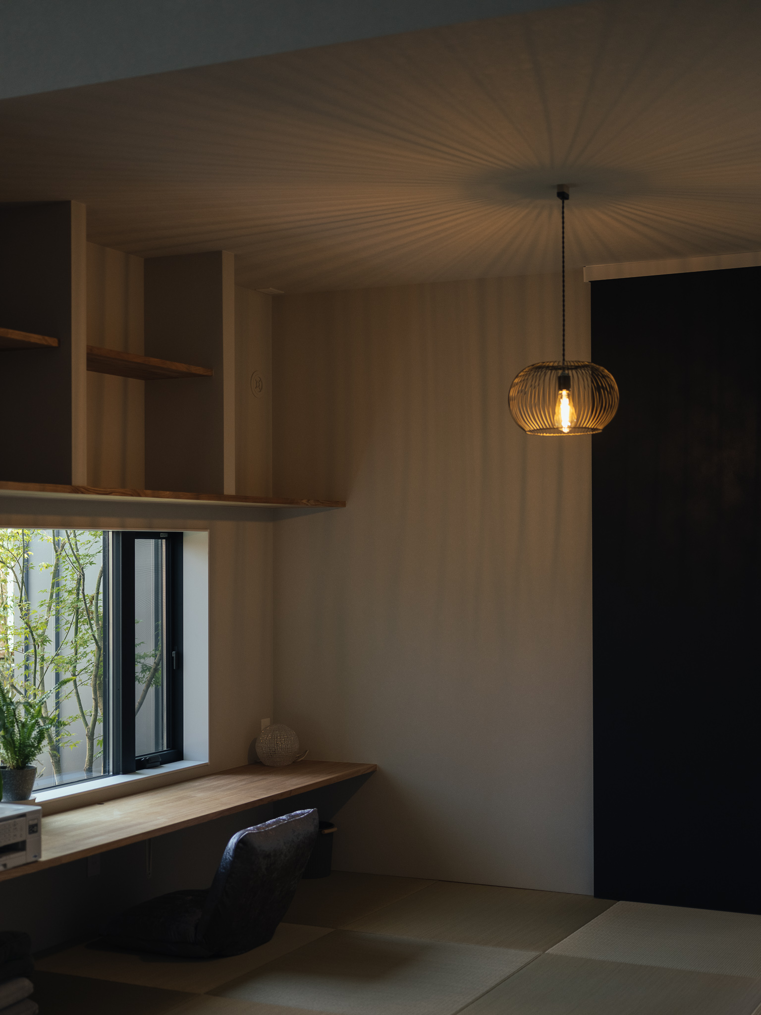 家具・収納・外構、全てが繋がる美しい中庭のある平屋