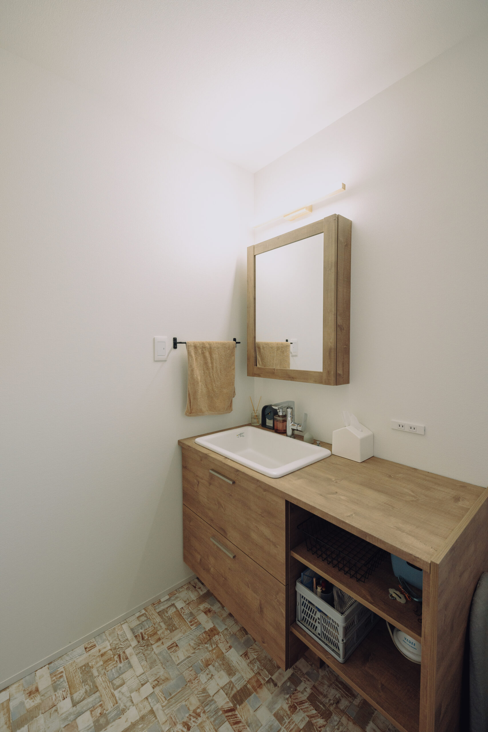 シンプルデザインで機能性抜群のお洒落な洗面台が心地よい空間を演出