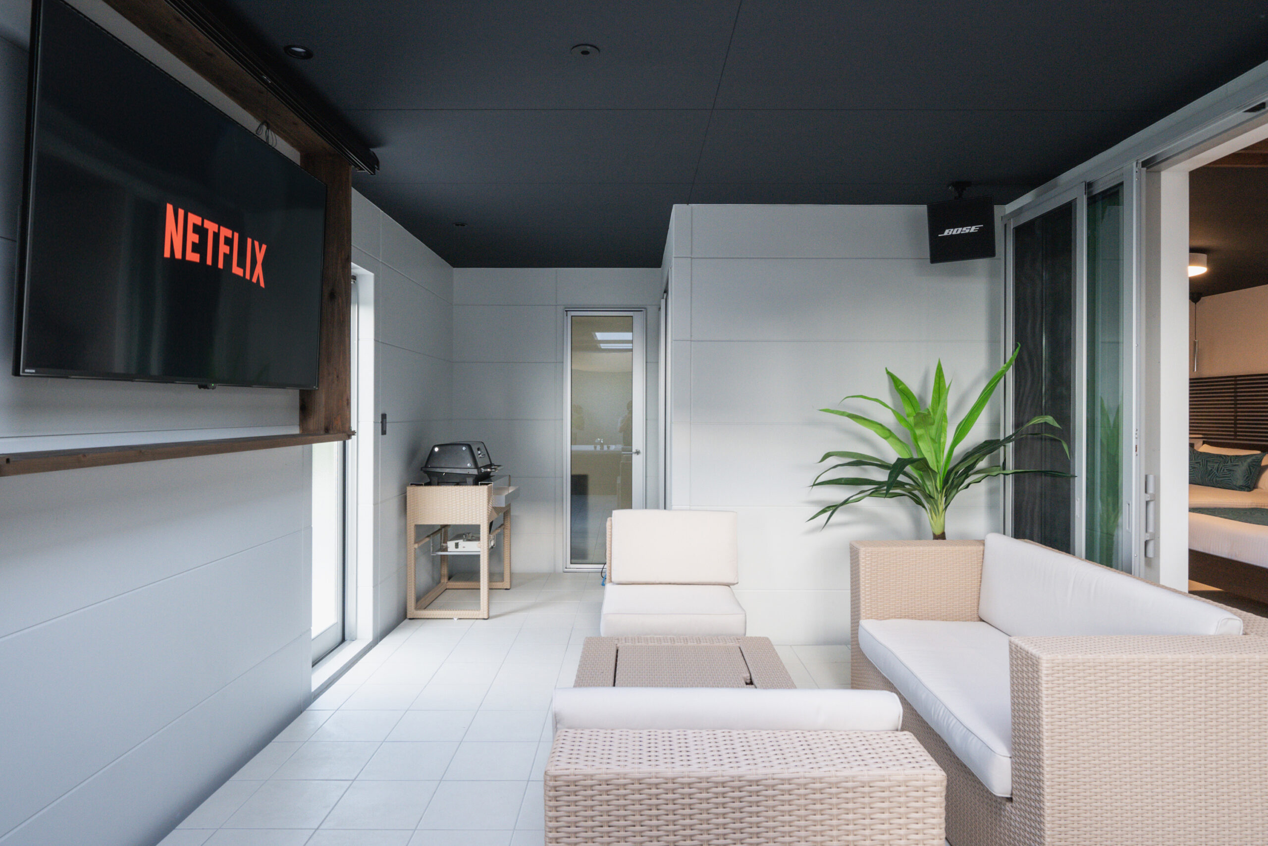 少人数でゆったり過ごす平屋のプライベートヴィラ