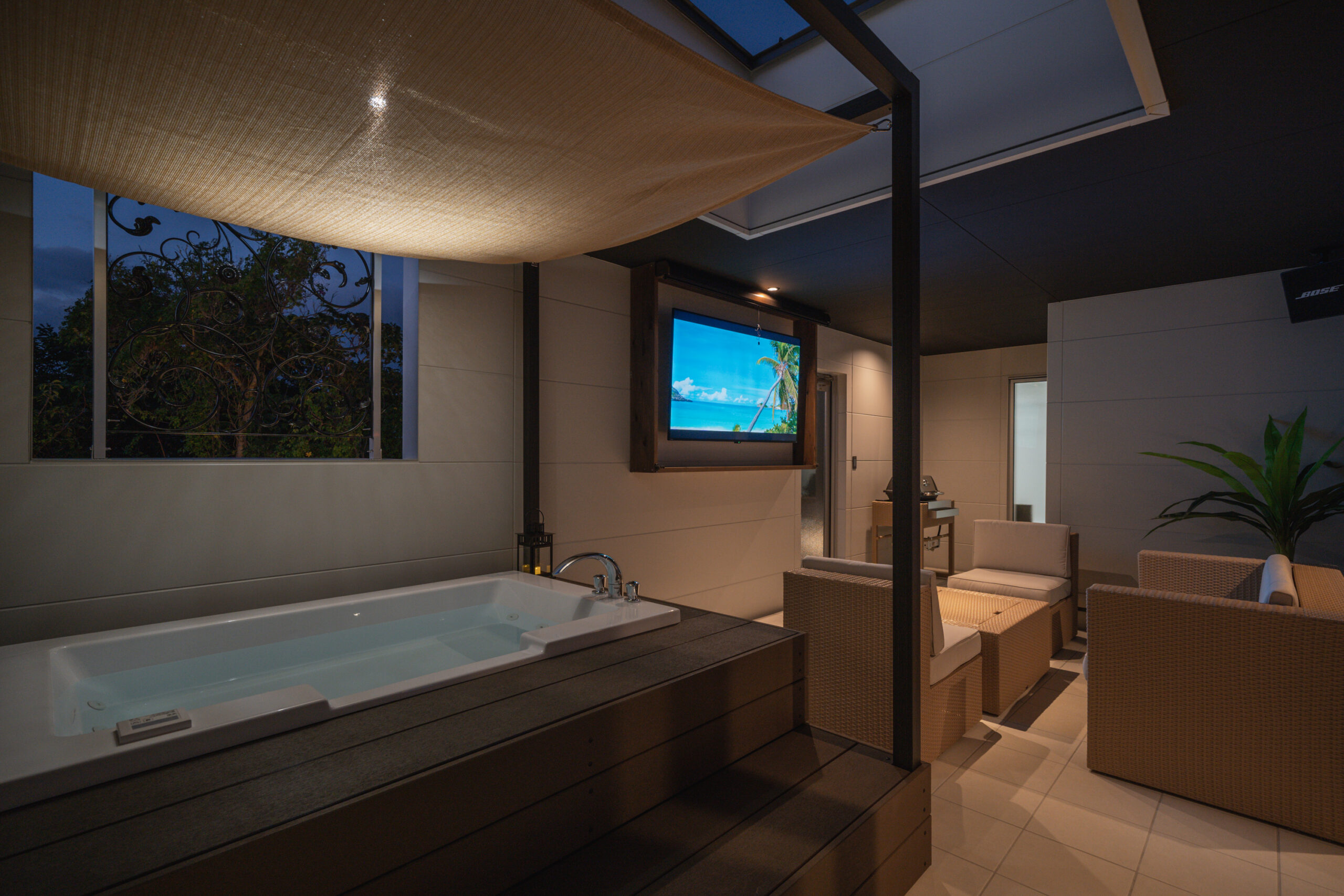 少人数でゆったり過ごす平屋のプライベートヴィラ