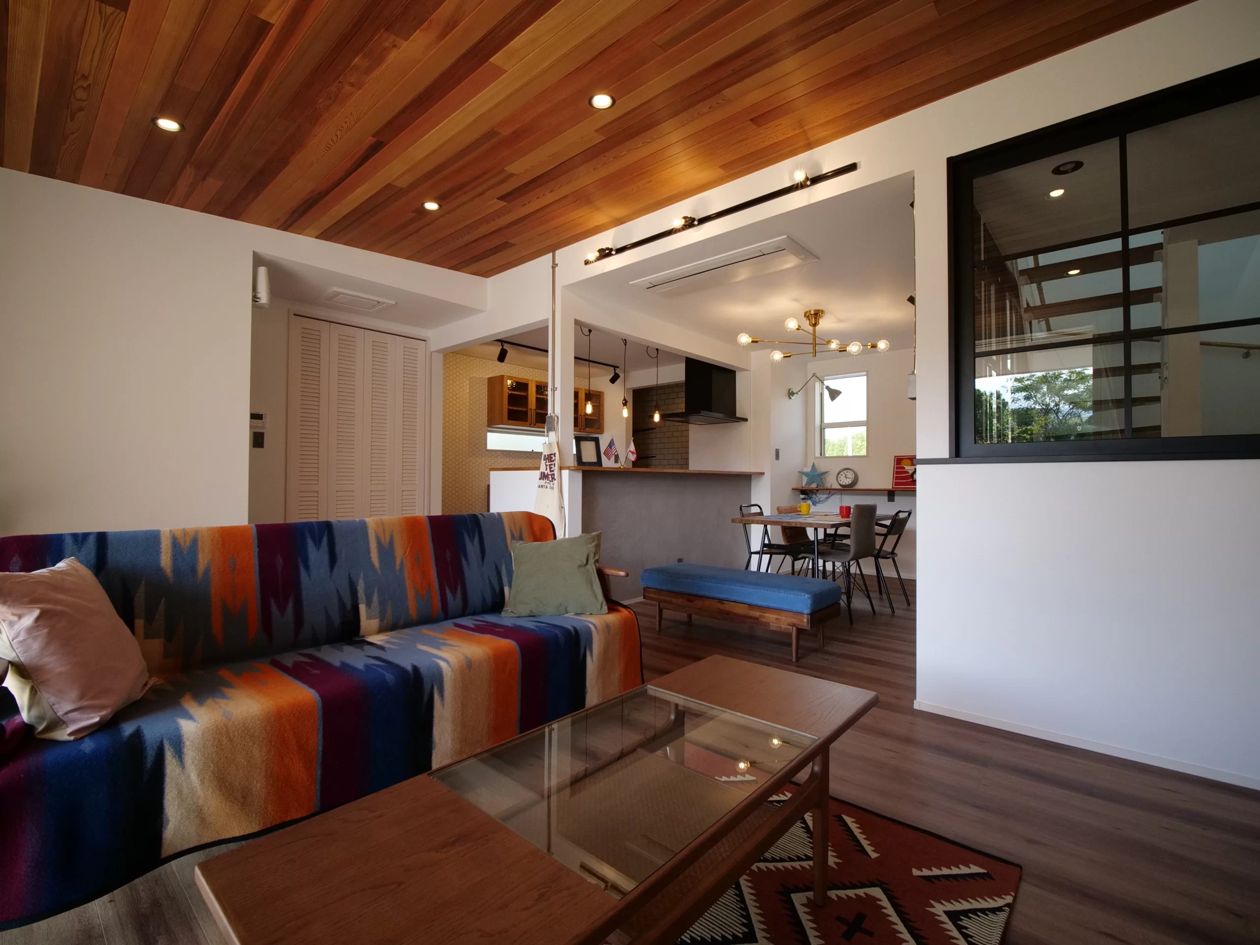 西海岸を味わえるカリフォルニアスタイルの家