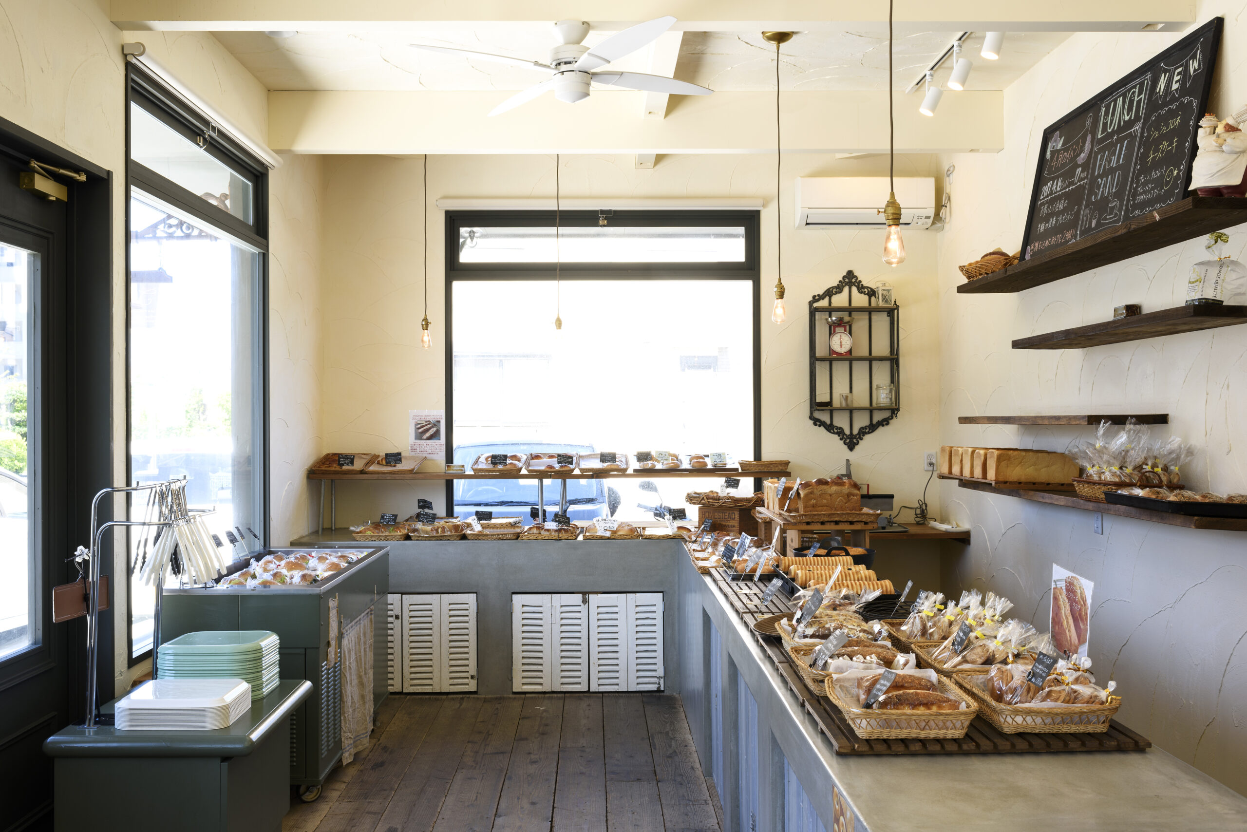 フランスアンティークを活かしたお店～シュシュコロネ～