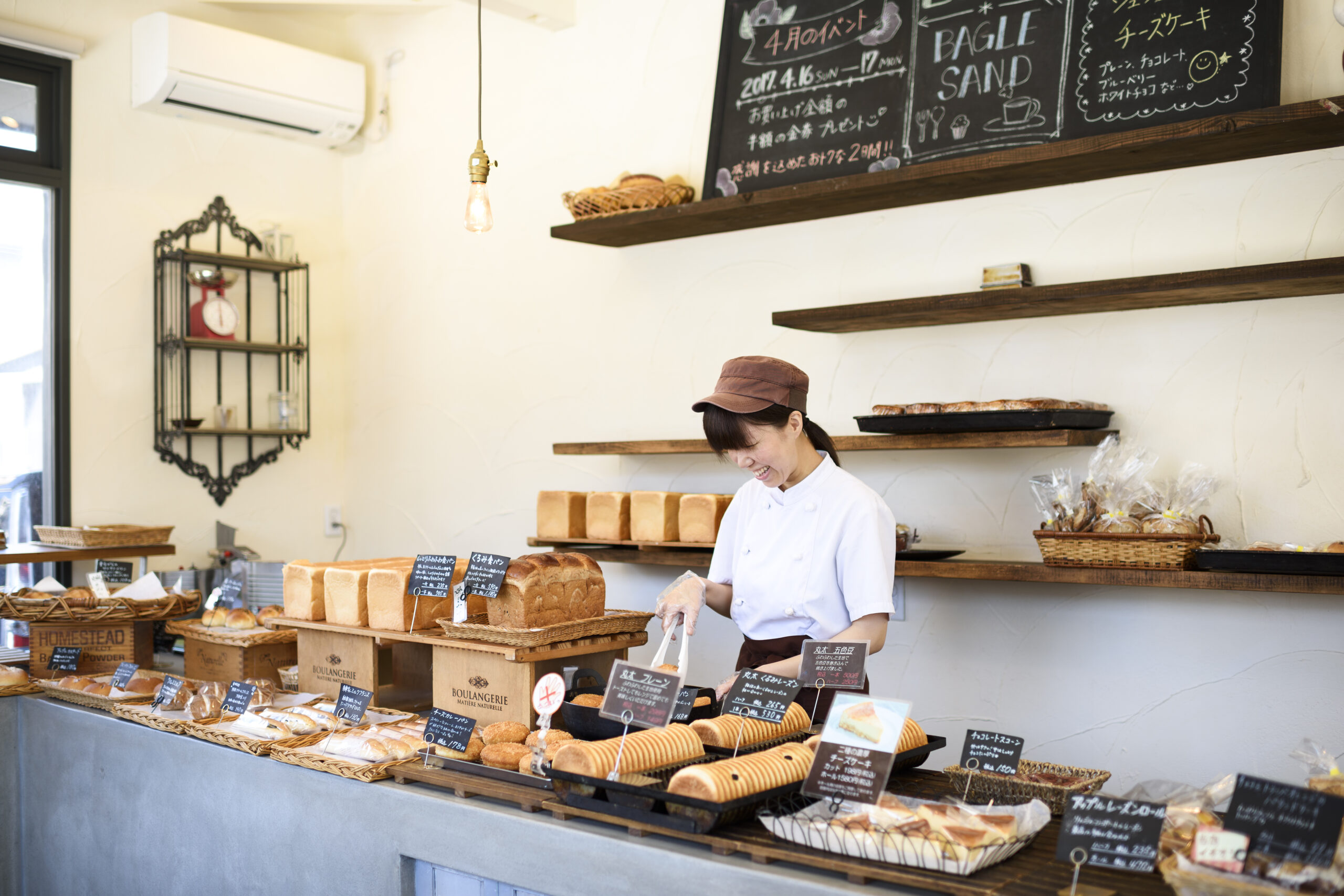 フランスアンティークを活かしたお店～シュシュコロネ～