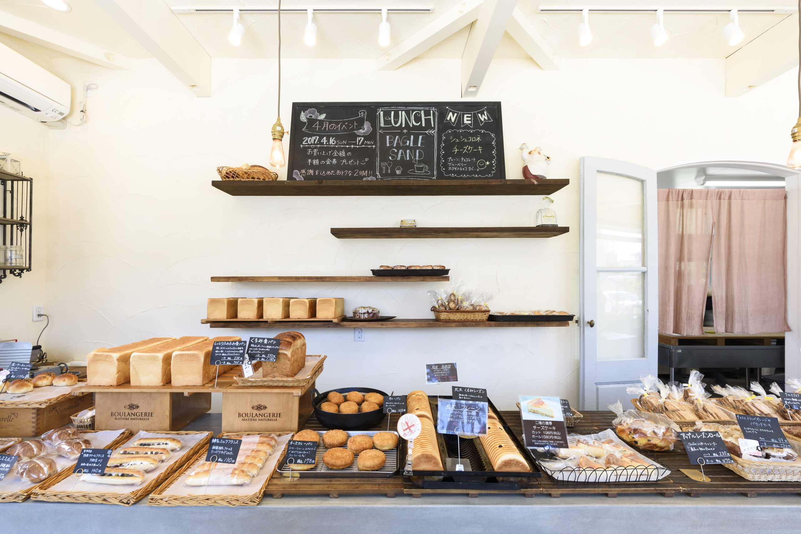 フランスアンティークを活かしたお店～シュシュコロネ～