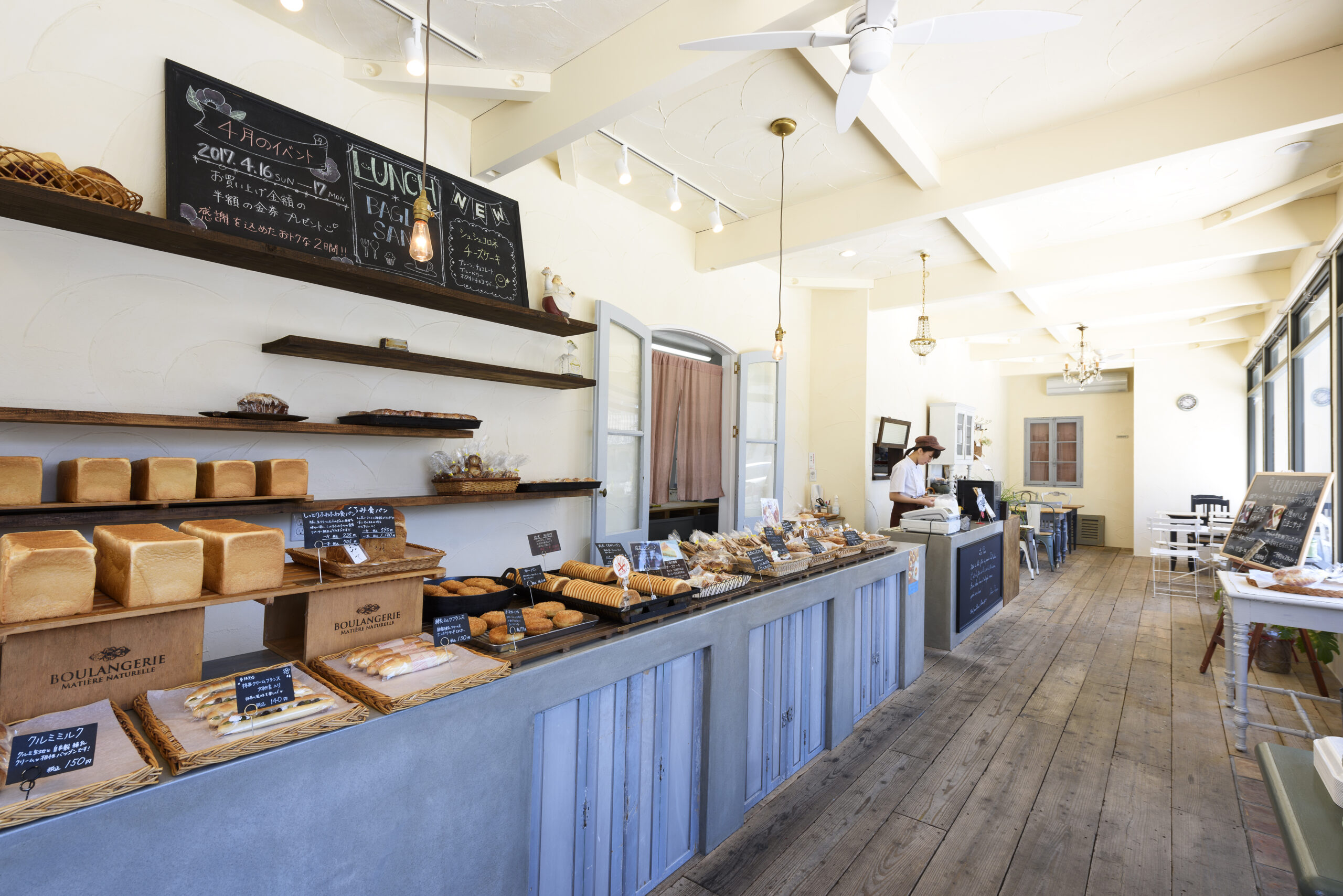 フランスアンティークを活かしたお店～シュシュコロネ～