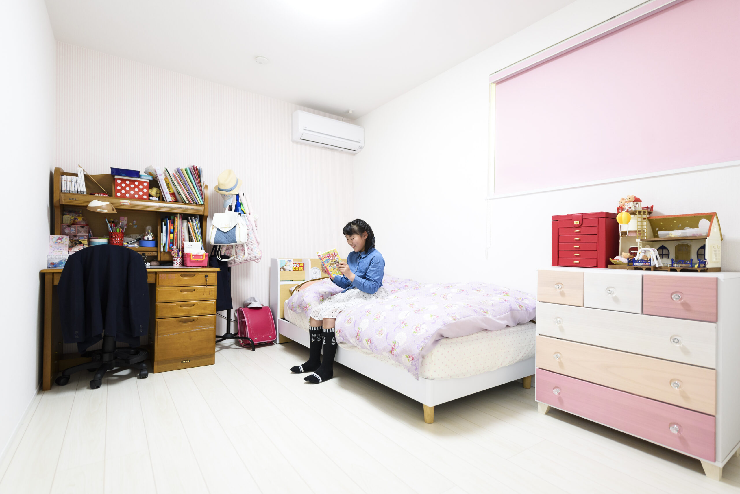 白と黒でまとまった上品なお家