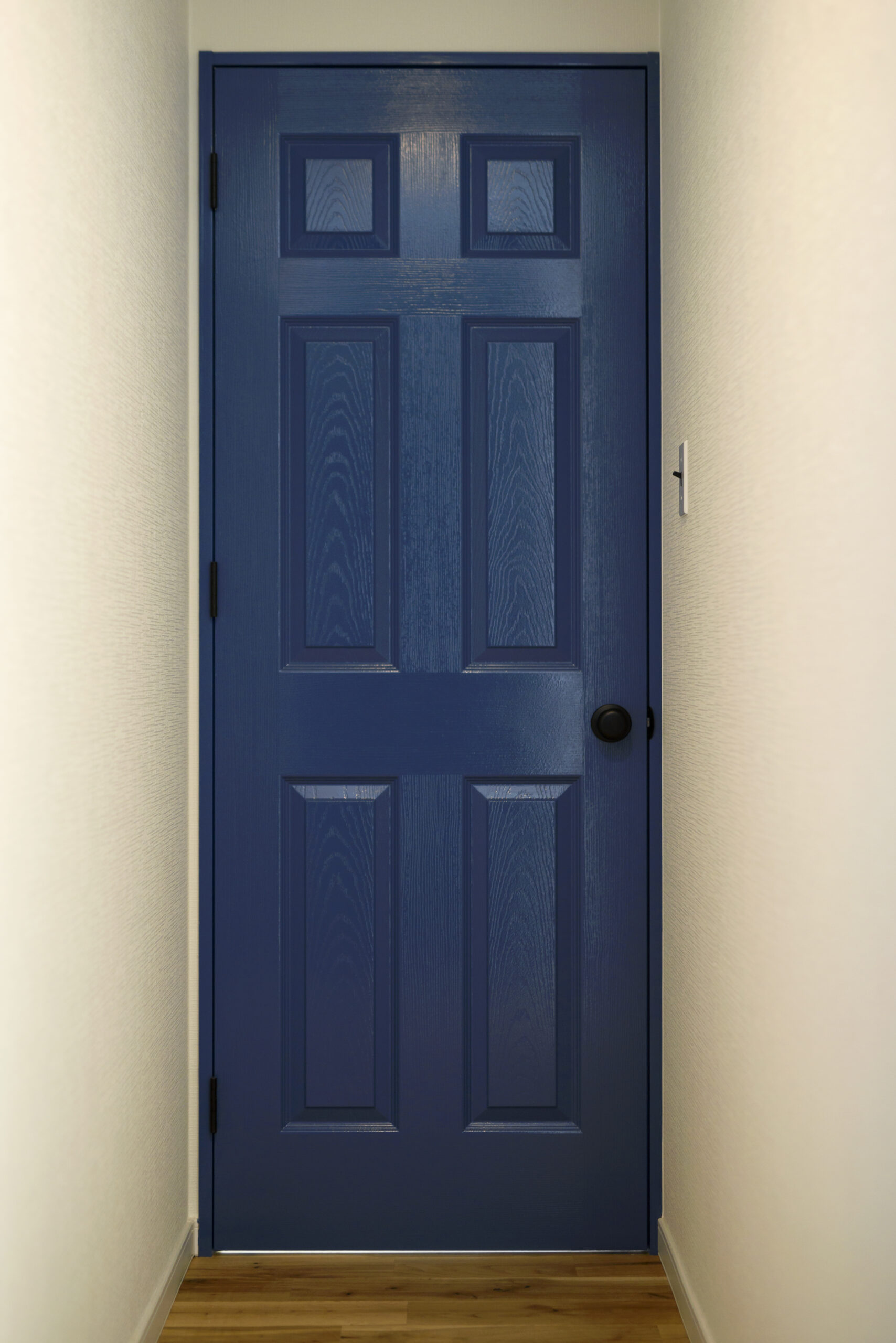 カフェさながらの雰囲気。家族の一体感を感じるガルバリウムの家