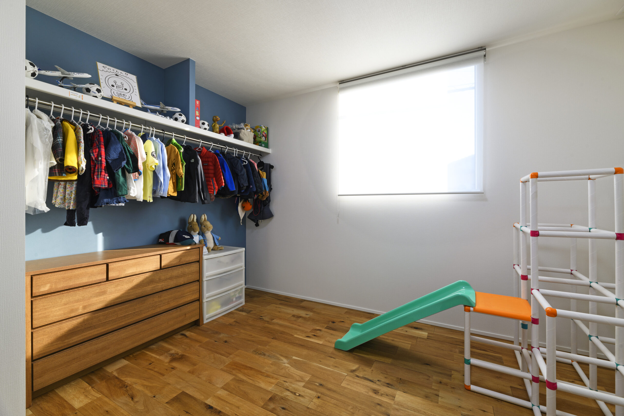 洗練された都会的な空間の家