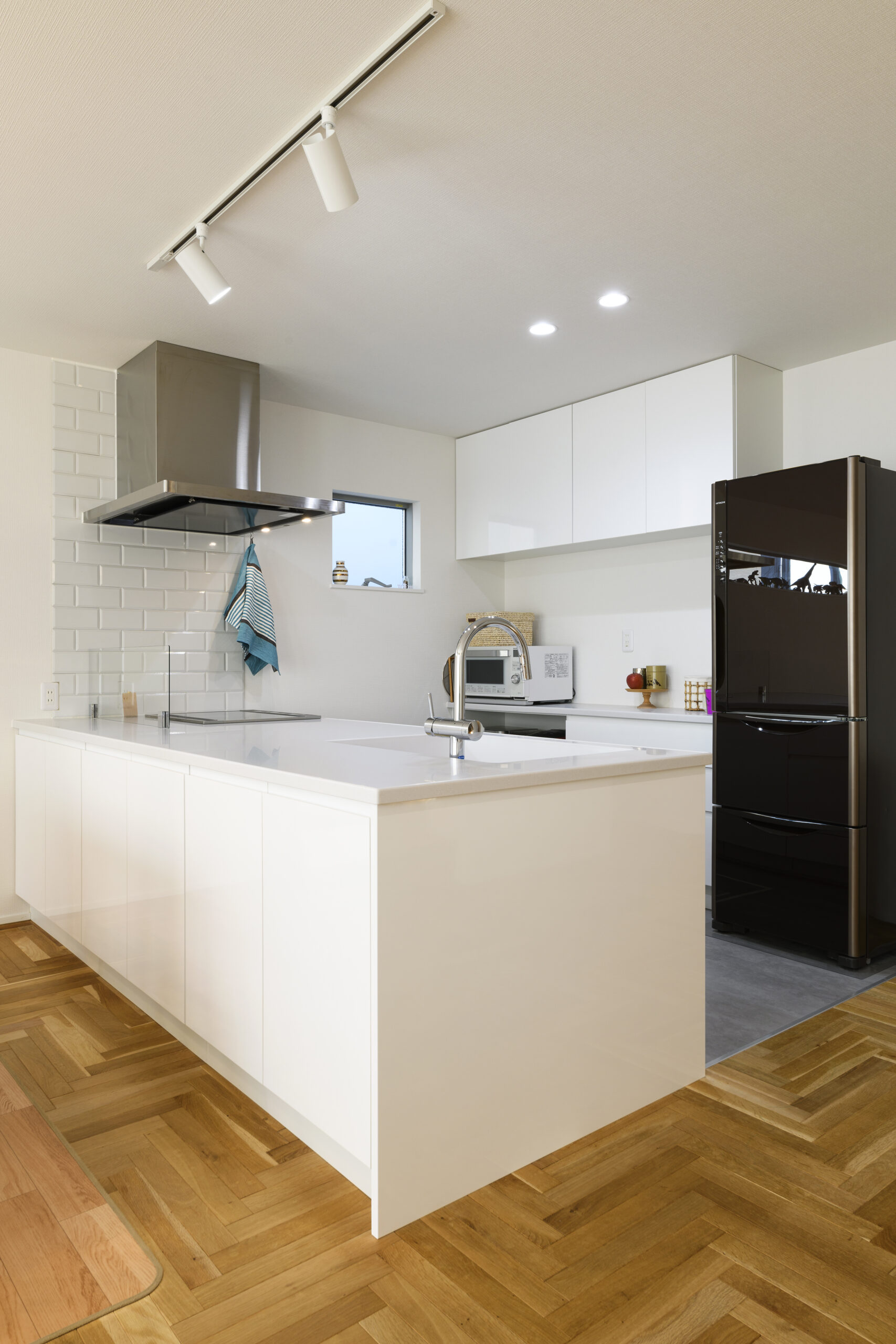 洗練された都会的な空間の家