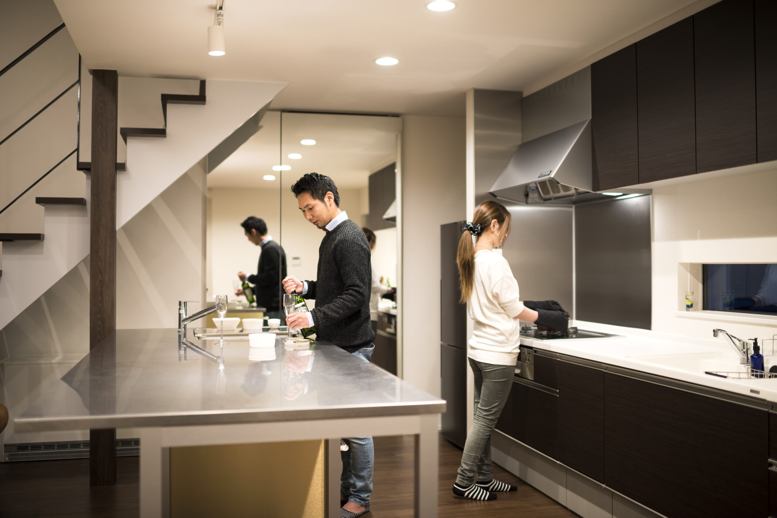 バルコニーから景色を楽しむことができる家