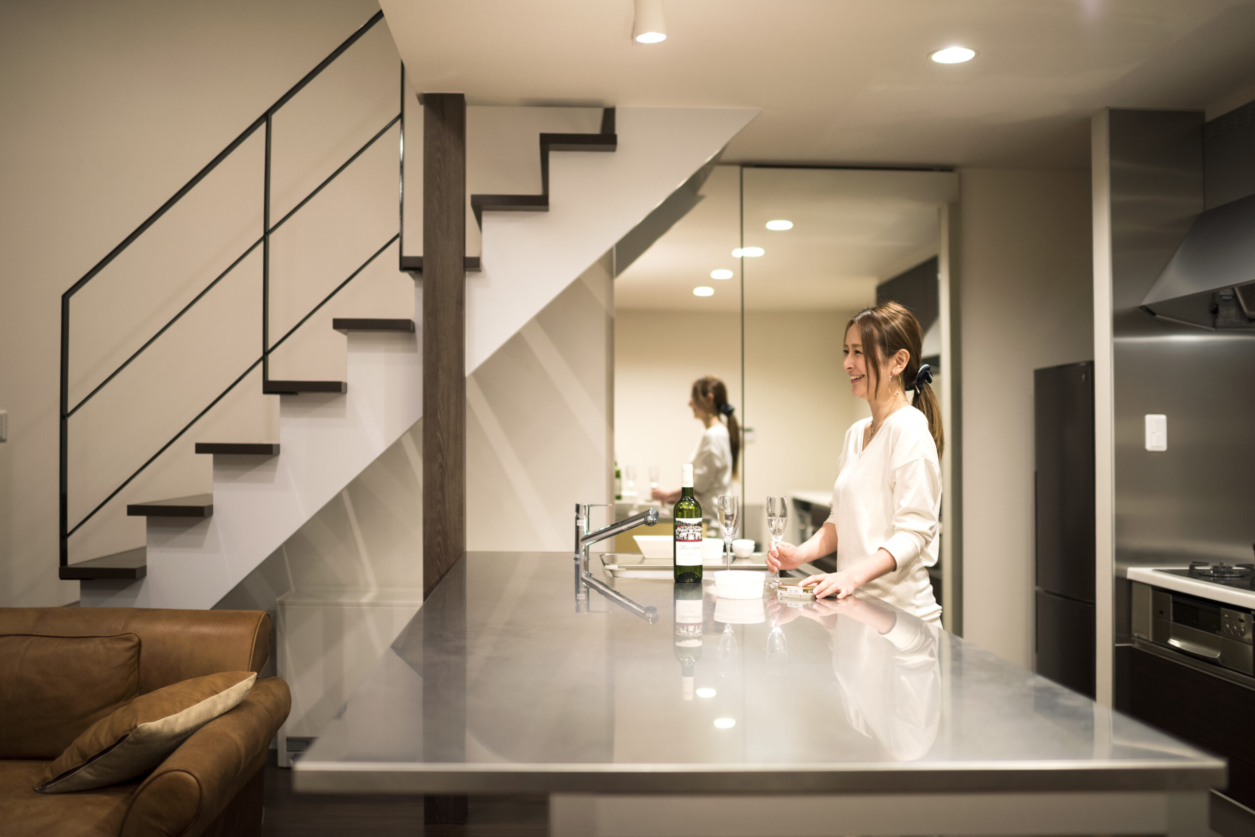 バルコニーから景色を楽しむことができる家