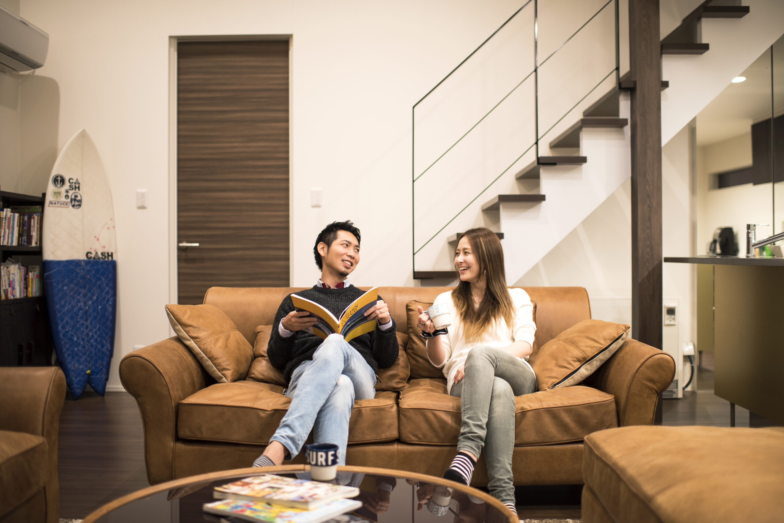 バルコニーから景色を楽しむことができる家