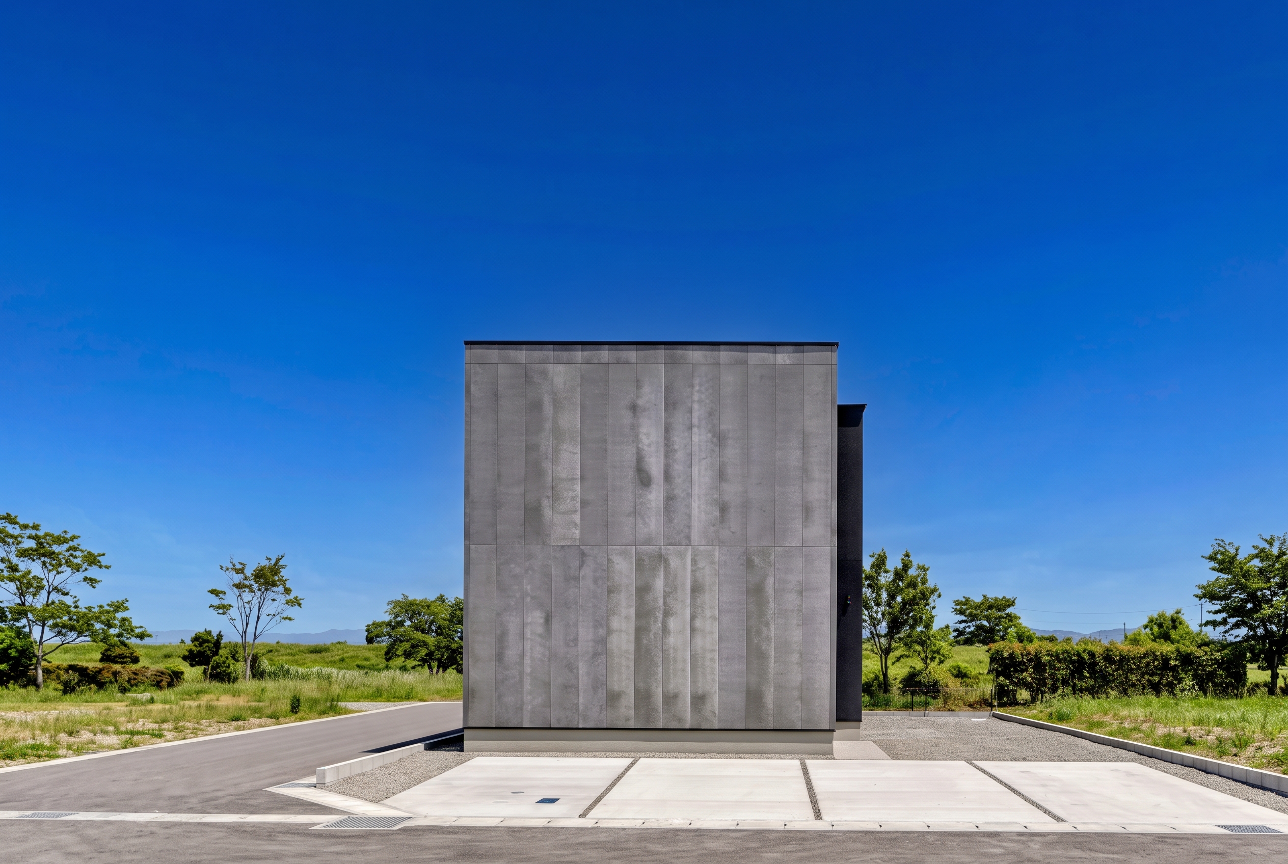この度の八代地震により被災された皆様、ならびにそのご家族の皆様に、心よりお見舞い申し上げます。